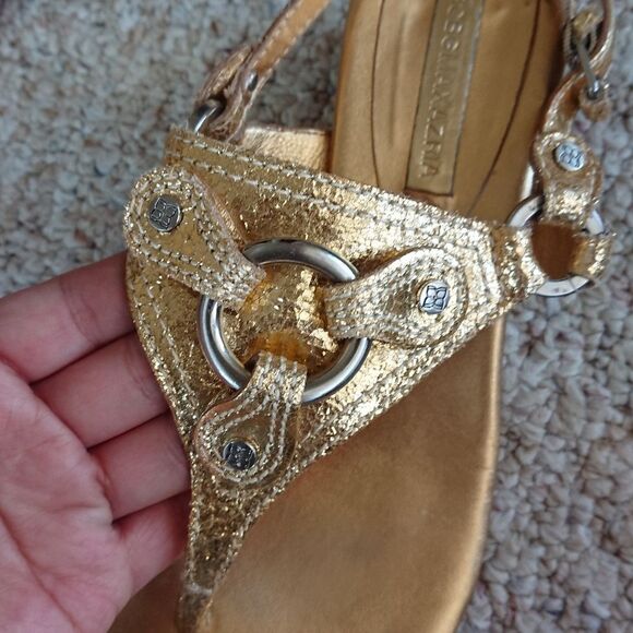 BCBG Max Azria Metallic Gold Tone leather Embellished Thongs size 37.5B - Picture 7 of 12